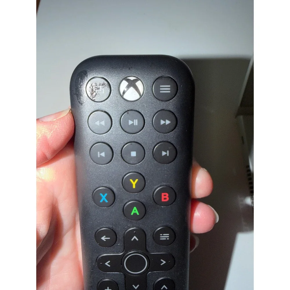 8BitDo Media Remote for Xbox Series X S and Xbox One Black Backlit Buttons